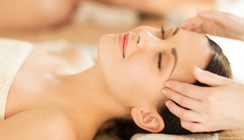 Cách massage bấm huyệt thái dương trị bệnh