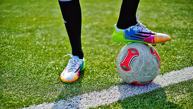 Chọn giày cho vị trí tiền đạo