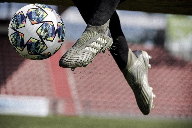 Giày đá bóng dành cho vị trí tiền vệ