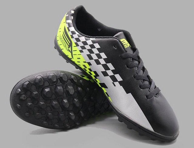 Giày đá bóng giá rẻ tại Việt Nam