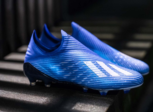 Giày đá bóng không dây Adidas