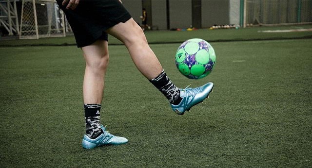 Hướng dẫn chọn giày bóng đá theo vị trí