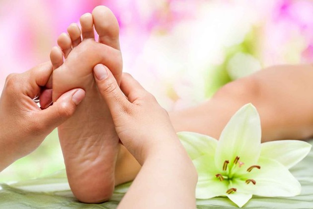Cách massage bấm huyệt ở chân để trị bệnh