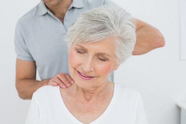 Cách massage cho người cao tuổi